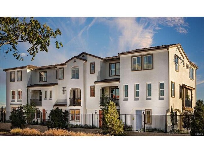 Foto del edificio - Newer Townhouse for lease in Eastvale.