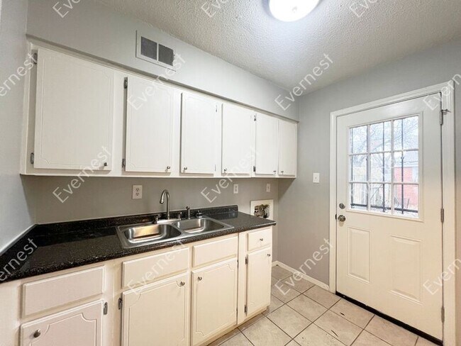 Building Photo - 1129 Catalina Rd