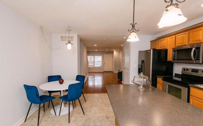 Foto del edificio - 3732 Falls Rd