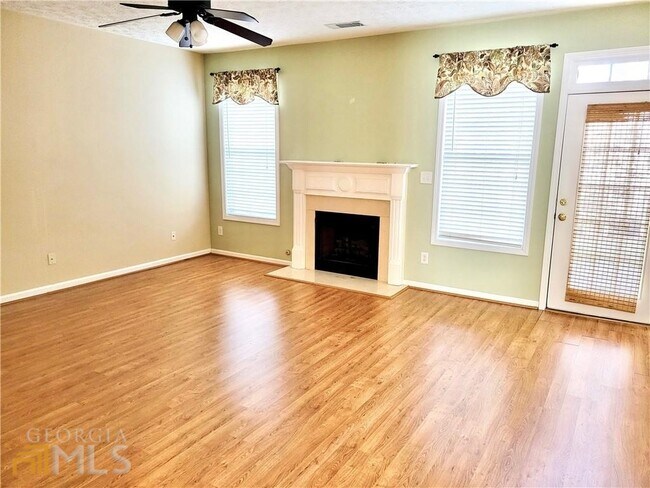 Building Photo - 3060 Kentmere Dr