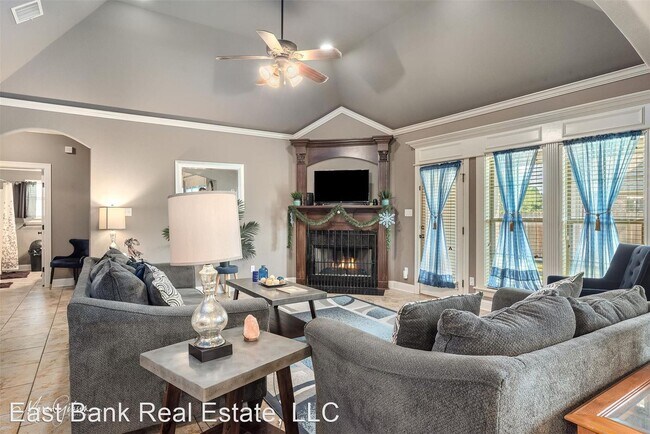 Building Photo - 3 br, 2 bath House - 701 Fox Den