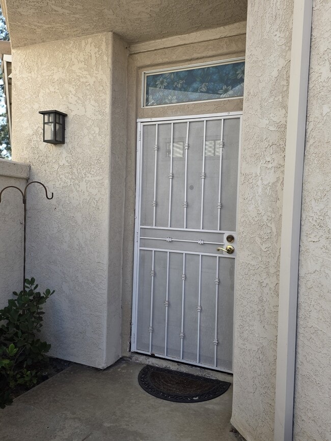 Building Photo - 10754 Westonhill Dr