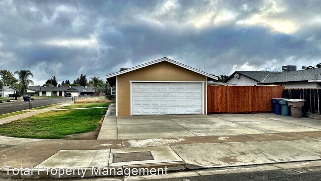 Foto del edificio - 3 br, 2 bath House - 1547 E. Karen Ave.
