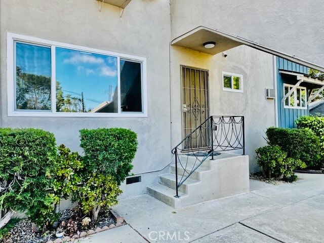 Building Photo - 26110 Cayuga Ave