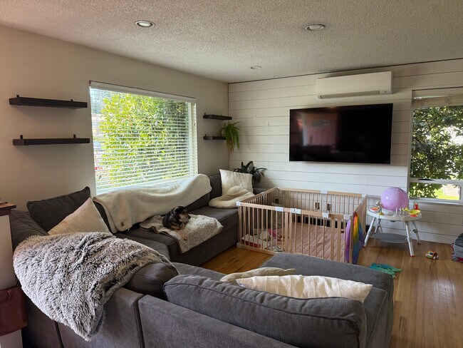 Foto del edificio - 1319 N Mullen St
