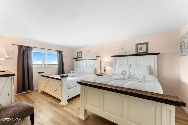 Building Photo - 8743 Thomas Dr