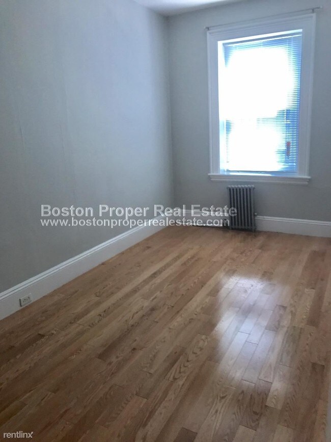 Building Photo - 1 br, 1 bath  - 133 Newbury St # 7
