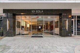 Building Photo - 101 S Eola Dr