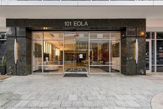 Building Photo - 101 S Eola Dr