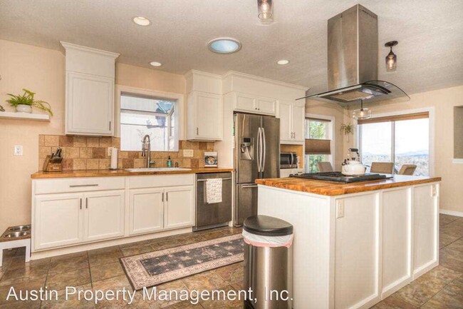 Building Photo - 3 br, 2 bath House - 3606 SW Reindeer Avenue