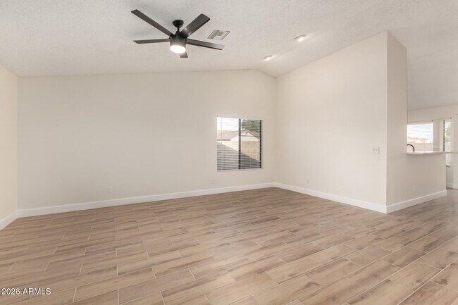 Foto del edificio - 2537 N 87th Dr