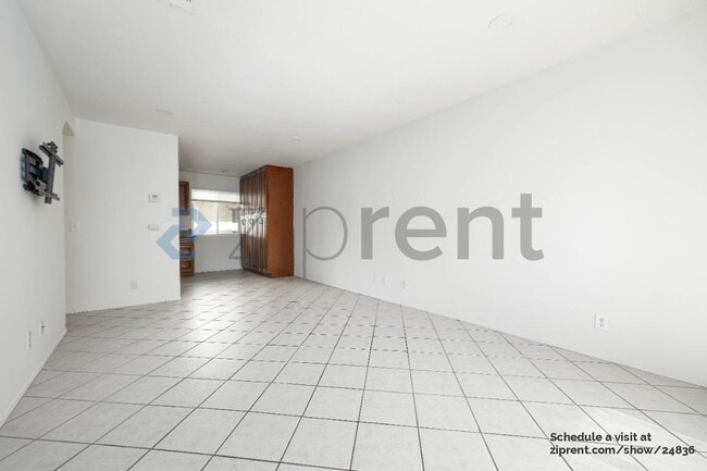 Foto del edificio - 4517 College Way