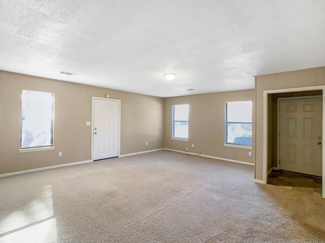 Building Photo - 2123 18th Avenue E Tuscaloosa, AL 35404