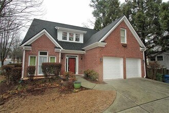 Building Photo - 1360 Eastgate Ct