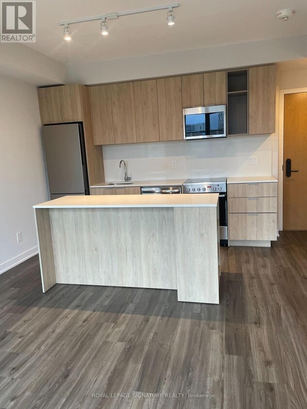 Primary Photo - 25 Nicholas Ave