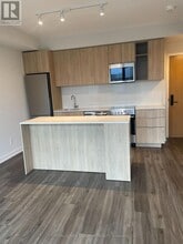 Building Photo - 25 Nicholas Ave