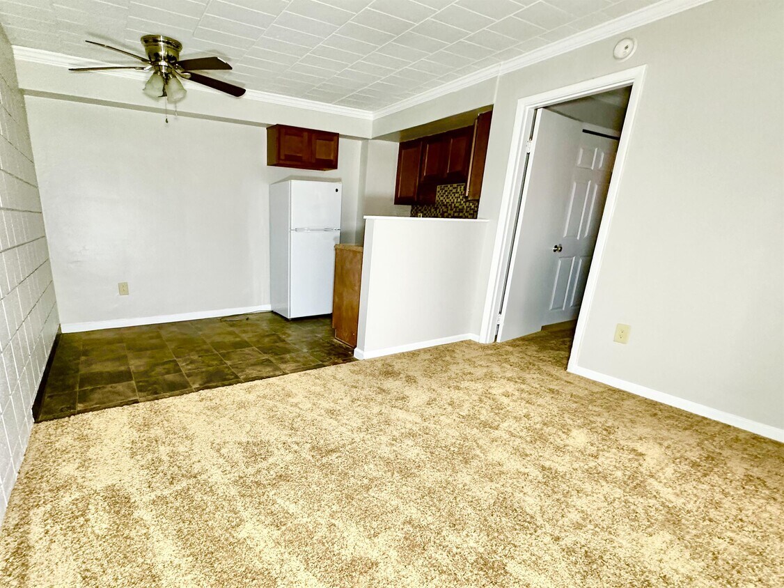 199 Rosemont Dr Unit 3, CarnotMoon, PA 15108 Room for Rent in Carnot