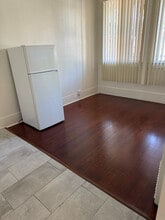 Building Photo - 1114 Poinsettia Dr