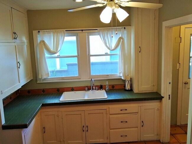 Kitchen - 1353 E Elizabeth St