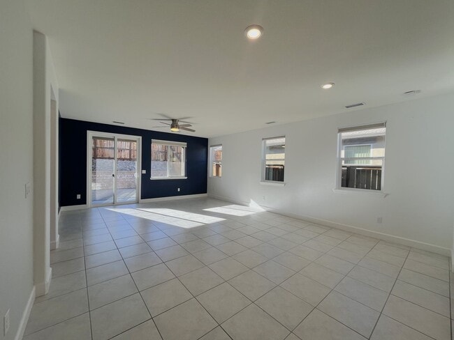 Foto del edificio - Stylish and Efficient 3 Bedroom Home