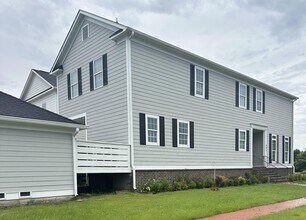 Building Photo - 407 Reserve Way