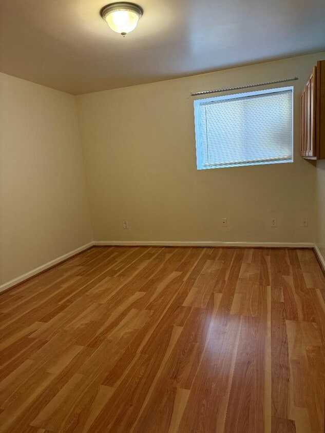 Primary Photo - 39 Lakewood Ave