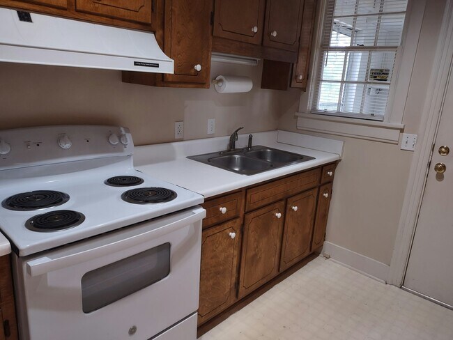 Building Photo - 837 Academy Drive