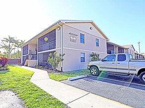Building Photo - 5305 Summerlin Rd