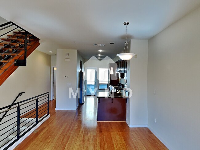 Building Photo - 1307 Wood St