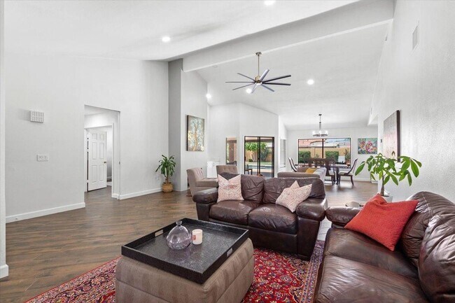 Foto del edificio - 10628 E Cinnabar Ave