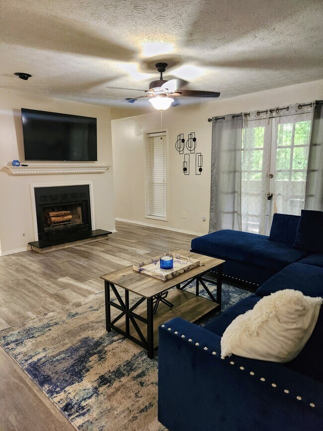 Foto del edificio - 905 Wynnes Ridge Cir SE