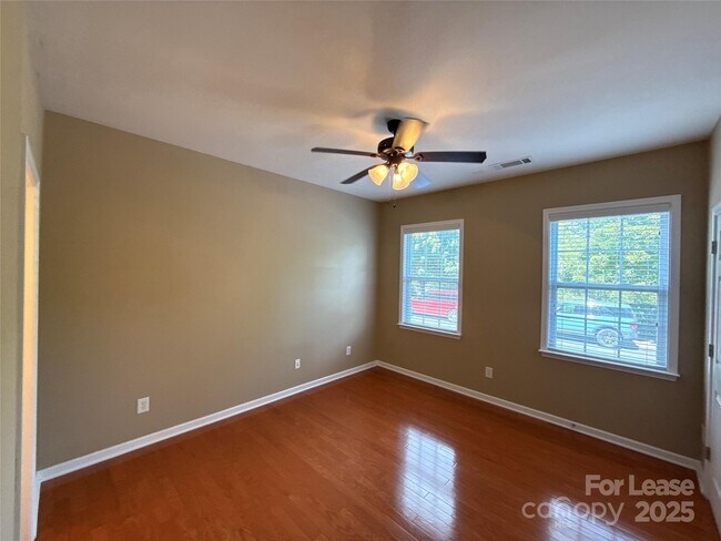 Foto del edificio - 9245 Belcaro Ln