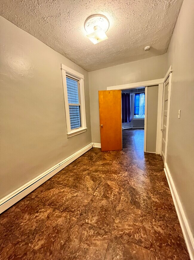 92 Clendenny Ave 1R - 90 Clendenny Ave