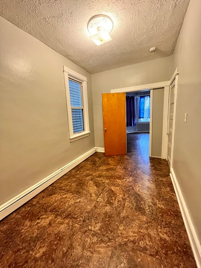 92 Clendenny Ave 1R - 90 Clendenny Ave
