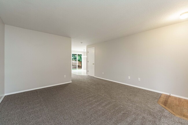 Building Photo - Ask About Specials! A/C Equipped 4 Bedroom 2.5 Bath Located in Desirable Fishers Grove - Union, S...