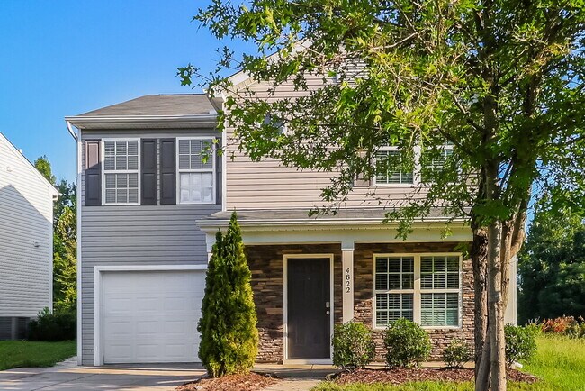 Building Photo - 4822 Abercromby St