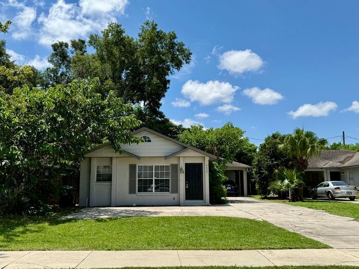 CUTE AFFORDABLE 2/2 DUPLEX off Michigan! - CUTE AFFORDABLE 2/2 DUPLEX off Michigan!