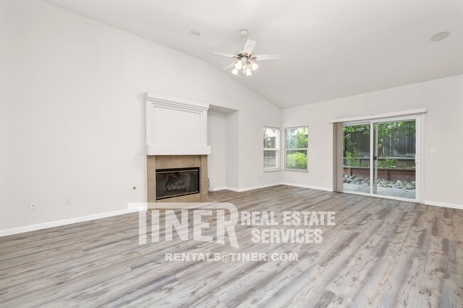 Building Photo - 51 Tulip Tree Cir