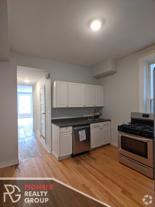Building Photo - 3542 N Halsted St