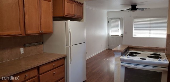 Building Photo - 2 br, 1.5 bath House - 3626 S L St