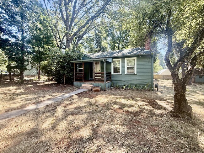 Foto del edificio - 10819 Conifer Ln