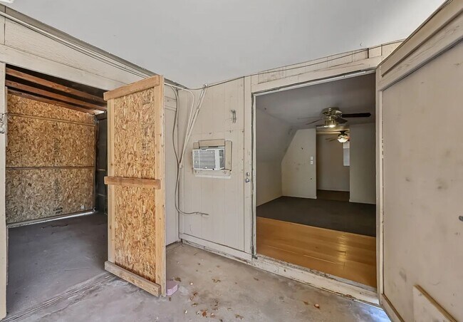 Foto del edificio - 35TH AVE & BUTLER, LARGE LOT 3 BED 2 BATH