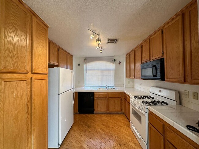 Building Photo - 623 Casa Del Norte Dr
