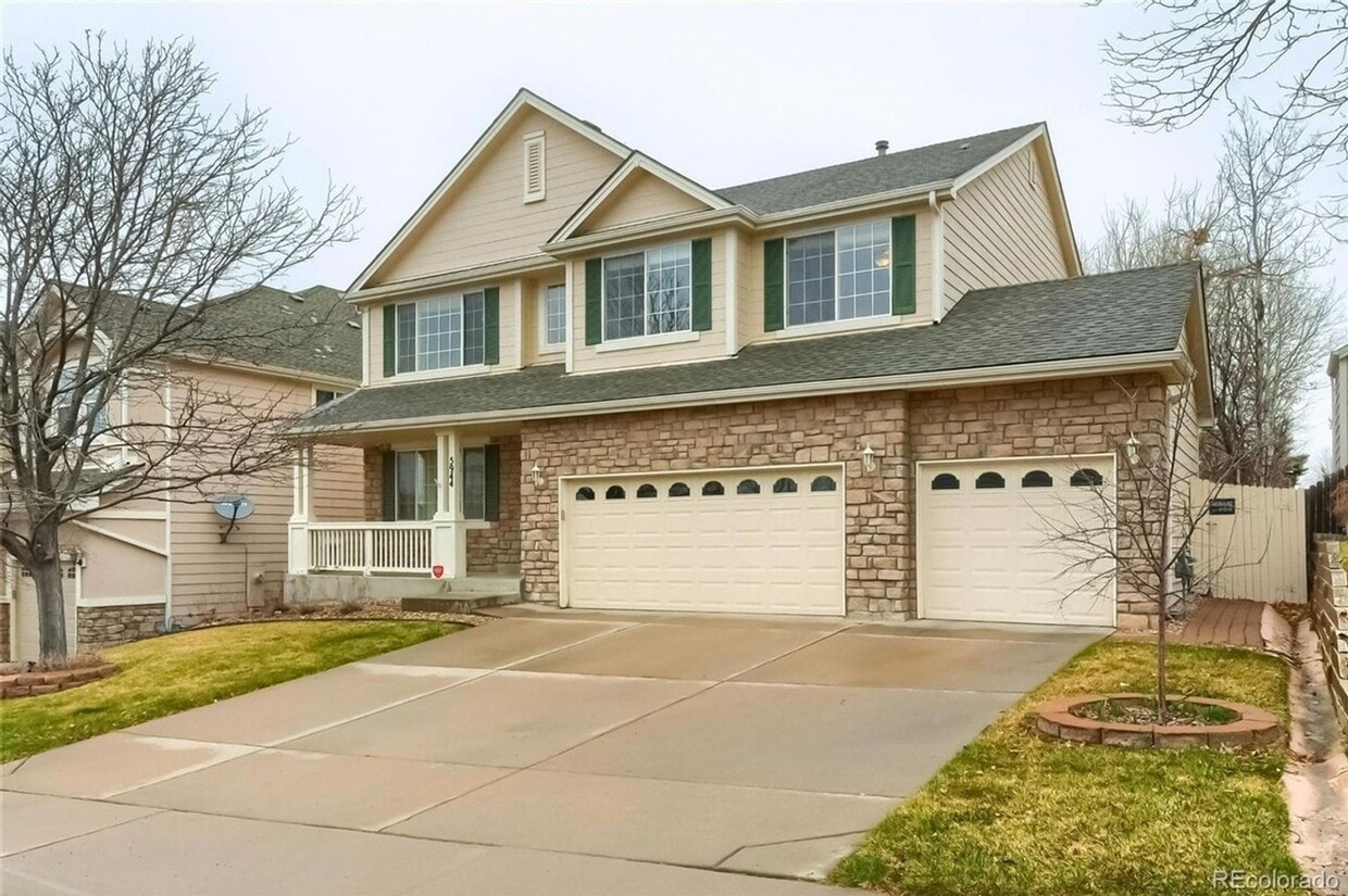 Foto principal - 5 Bedroom single family home in Cherry Cre...