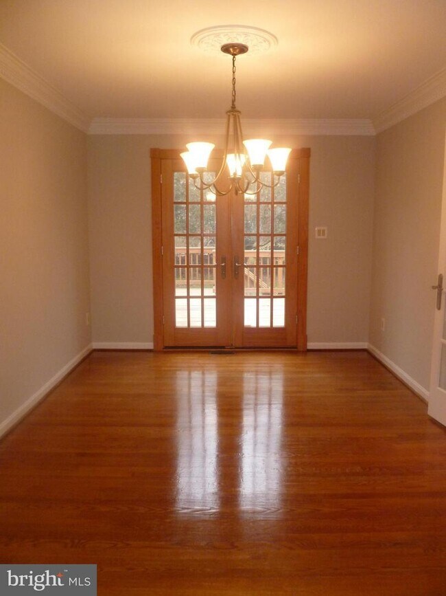 Foto del edificio - 7115 Warbler Ln