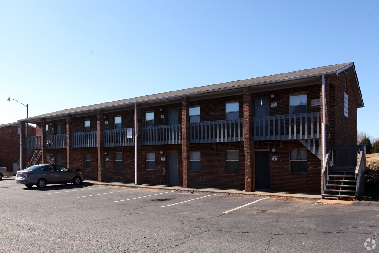 Building Photo - Pepperidge Apartments
