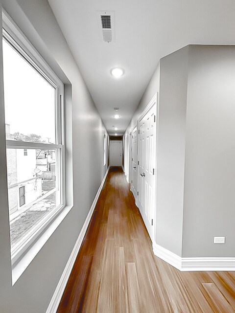 Foto del edificio - 1051 N Hamlin Ave