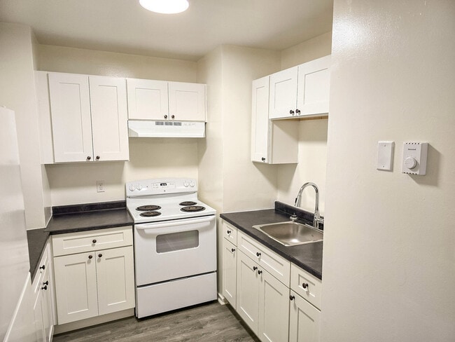 Building Photo - Paige & Downsview