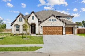 Building Photo - 2219 Desmond Dr