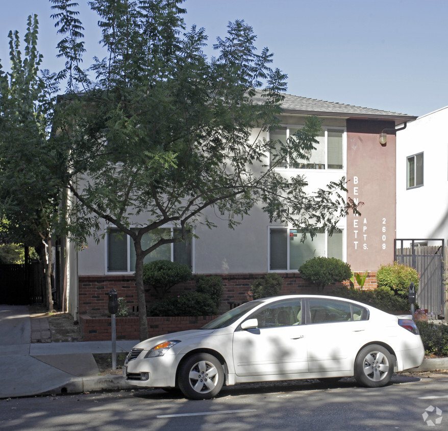 Building Photo - Bennett Apartments